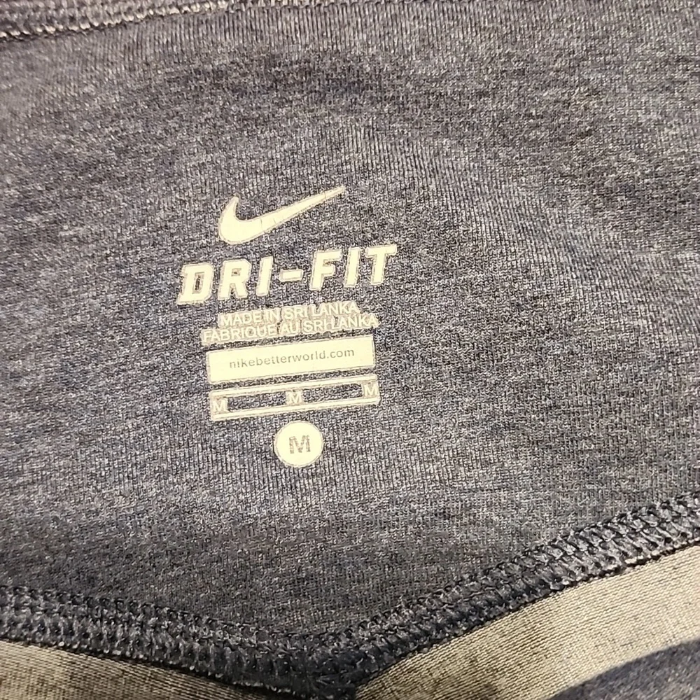 Nike Capri - Picture 6 of 7